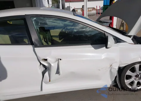 2013 Hyundai Elantra Gls/Limited z USA, uszkodzony, nr VIN 5NPDH4AE7DH230798